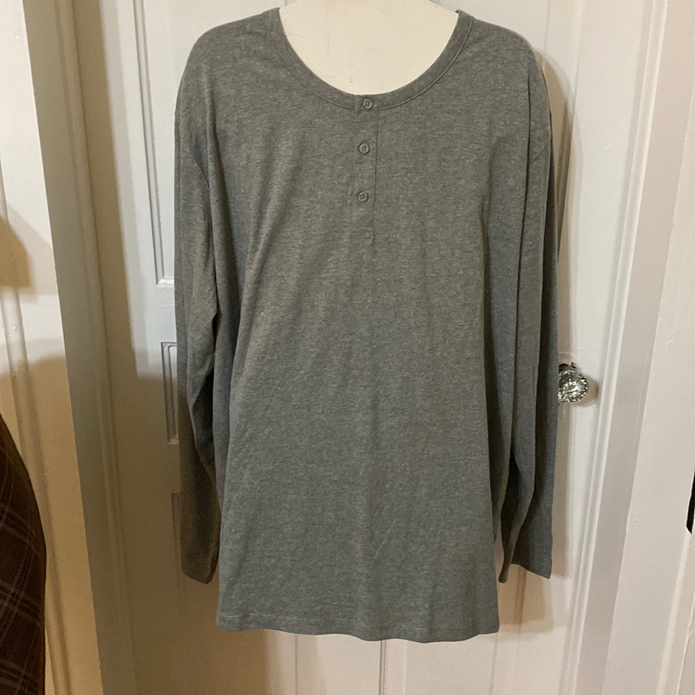 Woolrich Gray Knit Long Sleeve Henley Pull On Shirt / Top.
